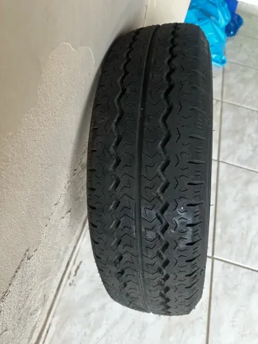 Pneu de carga 205/70/15