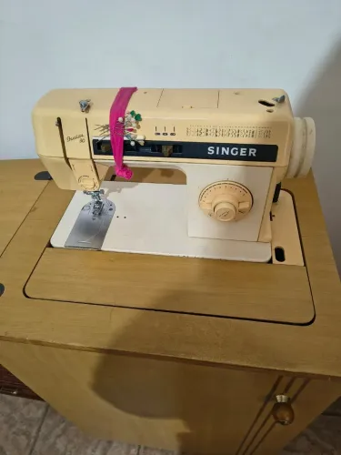 Máquina de costura Singer