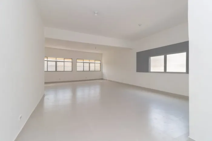 Sobreloja na Avenida Waldemar Carlos Pereira, 688 - Sala 01 75 m²