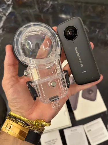 Insta360 X2 + Estanque mergulho + Acessórios (Capa, Case e Proteção)  