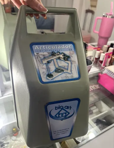 Articulador Odontológico Bio-Art com arco facial- Ótima Oportunidade