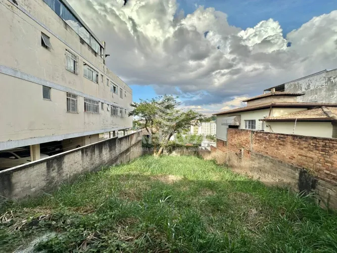 Lote à Venda, 480m² - Braúnas, próximo à Lagoa da Pampulha.