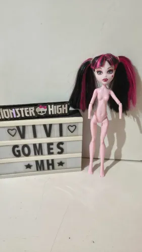 Monster High Draculaura schools out sem mãos 