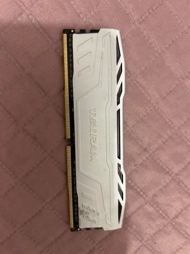 VENDO MEMÓRIA RAM DDR4 8Gb