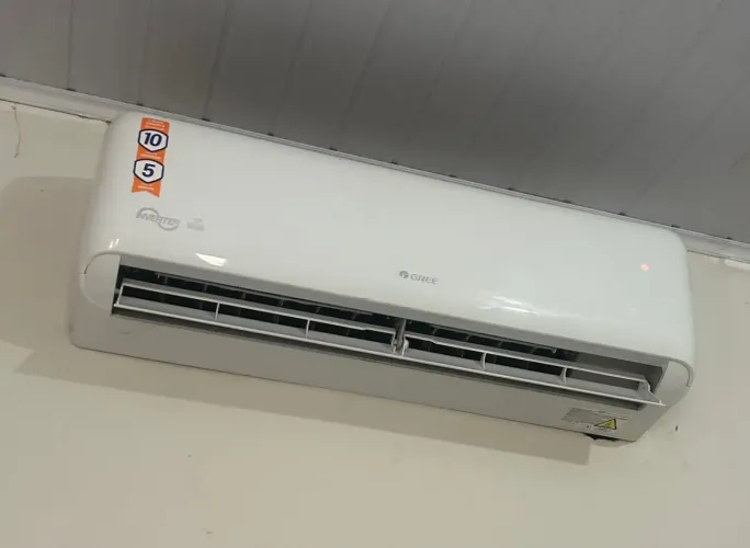Ar seminono 12mil btus gree inverter
