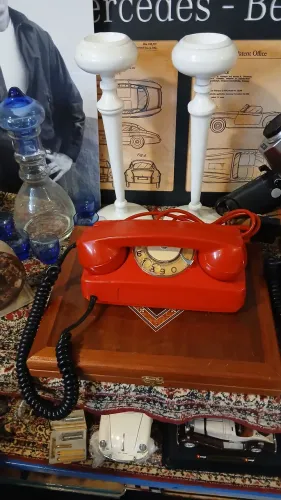 Telefone antigo tijolinho dos anos 70.