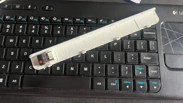 Teclado wireless Logitech k400r para conserto ou retirada de peças, leia detalhes 