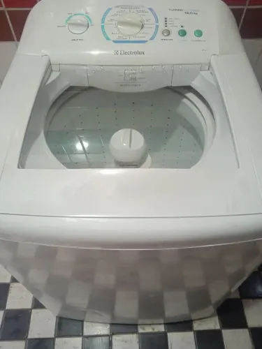 Máquina de lavar roupa Eletrolux turbo 12 kilos volt 220