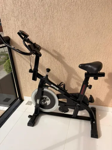 Bicicleta de spinning ergométrica