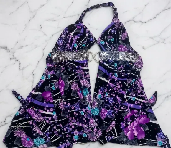 Top Frente Única Floral com Paetês - Tam M. Perfeito para festas e eventos! ?