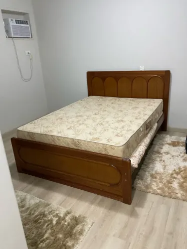 Cama de Casal de Madeira + Colchão - Muito Bem Conservada