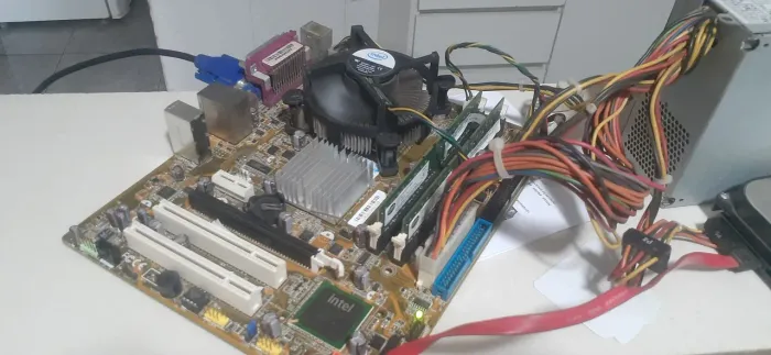 Kit Placa mãe processador core 2 duo com 4 Gb RAM