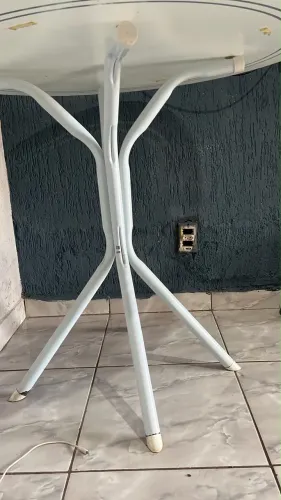 Mesa com 4 cadeiras