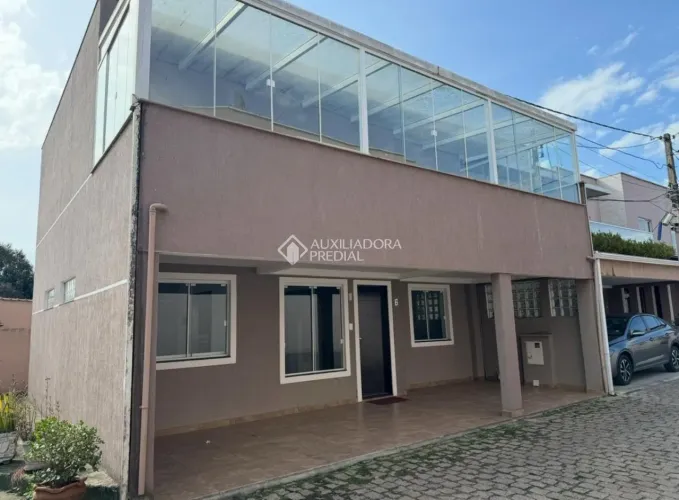 Sobrado à Venda no Capão da imbuia | 160 m² | 4 Quartos | Condomínio