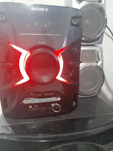 Vendo um som soni com pen-drive funcionando perfeitamente