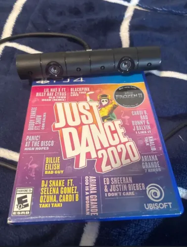 CAMERA PS4 + JUST DANCE 