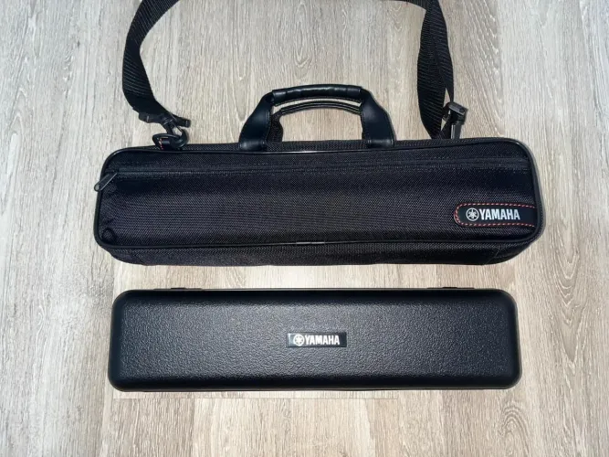 Flauta transversal Yamaha YFL222