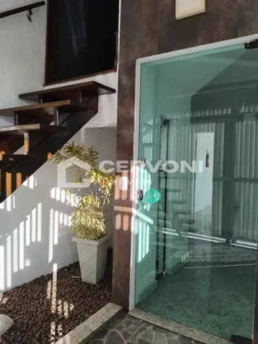 Excelente sala comercial térrea disponível para locação no Centro de Jacareí, ideal para p