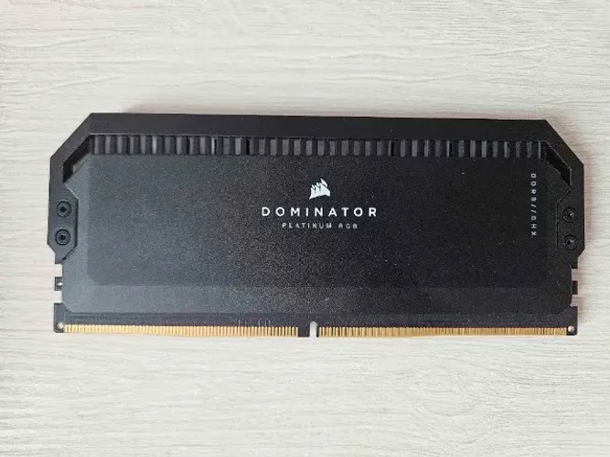 memoria corsair dominator