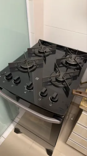 Fogão 4 bocas Electrolux Preto Efficient Mesa Vidro, Tripla Chama e PerfectCook (FE4GB)