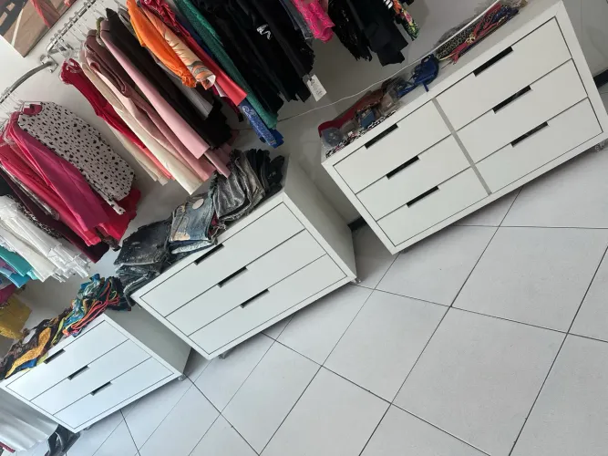 Vendo móveis para loja