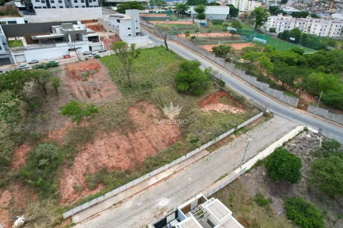 LOTE 360m² Á VENDA -BAIRRO TROPICAL/ITAÚNA-MG