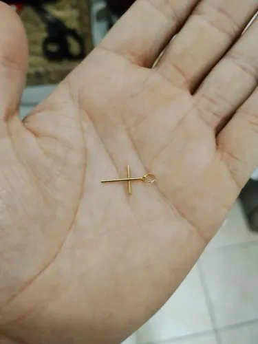 Pingente Cruz delicada em ouro 18 k