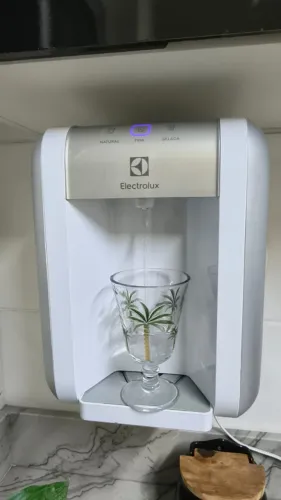 Purificador de Água Electrolux Gelada, Fria e Natural em perfeito estado