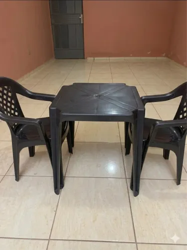 Mesa com 2 cadeiras