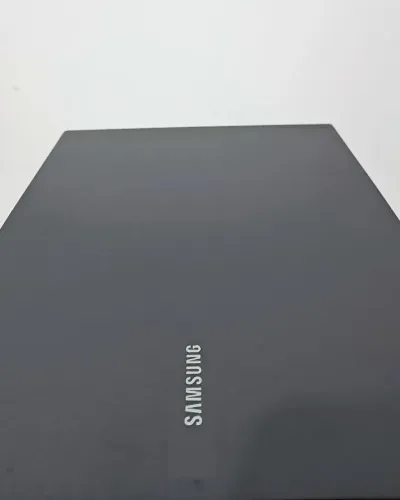 Notebook Samsung Book 550XDA | Intel Core i3 11ª geração | Tela Full HD 15,6" | SSD 256GB