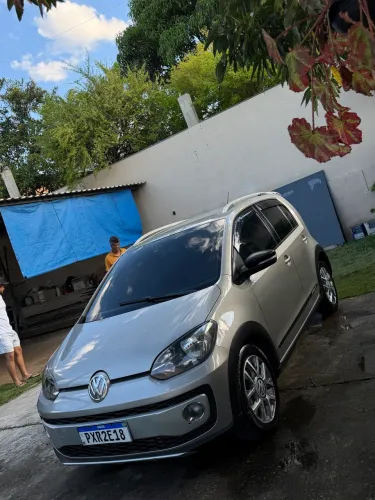 Volkswagen Up! Cross 1.0 TSI Total Flex 12V 5P 2016