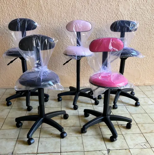 Cadeira mocho para estética ( de $270 por $200)