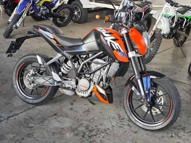 Moto KTM 200 DUKE ANO 2015 REVISADA