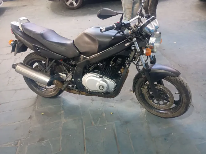 Moto Suzuki GS 500