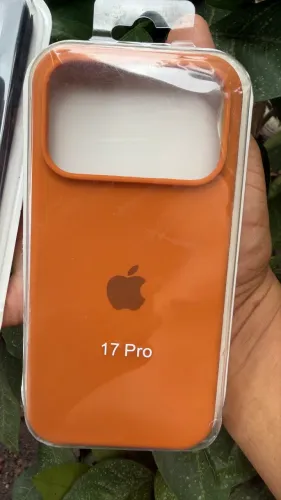 Capa de silicone aveludada iPhone 17 Pro