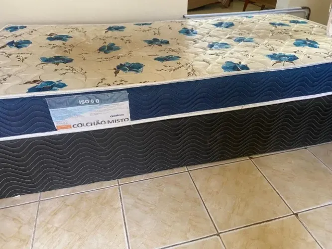 Cama box de solteiro - colchão e base