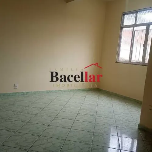 Apartamento : / Residencial / Olaria