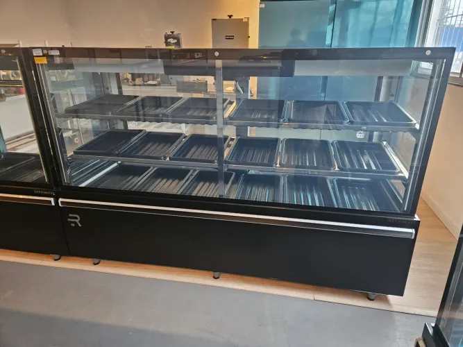 balcão expositor de carnes em prateleiras 2 metros ar forçado