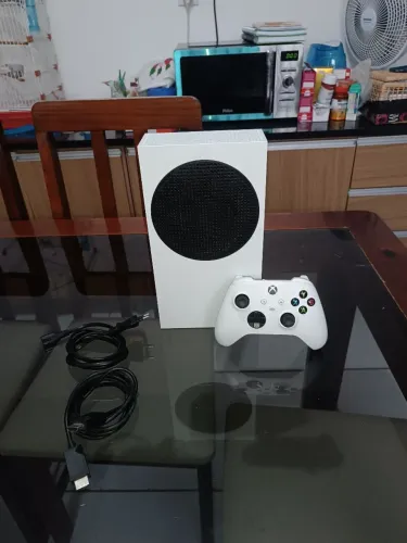 Xbox séries S funcionando perfeitamente 2200 reais com frete grátis