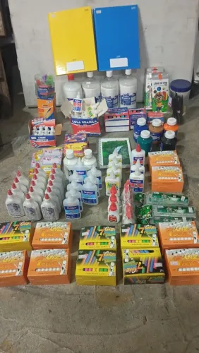 Lote de material escolar diversos novos.