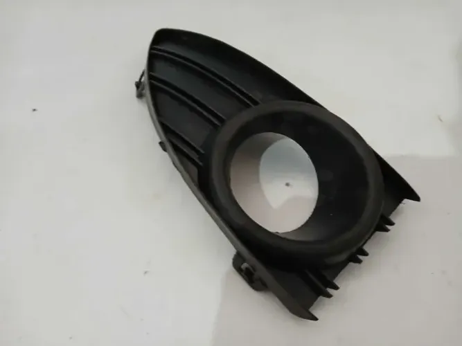 MOLDURA FAROL MILHA DIREITO RENUALT FLUENCE 2011/2014