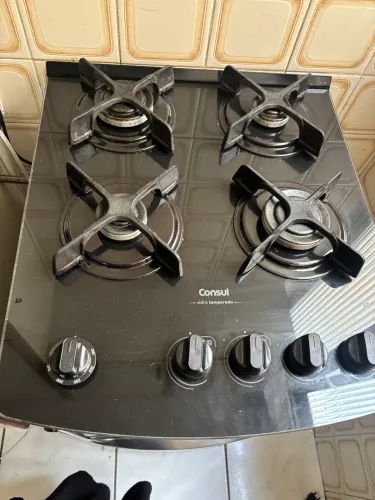 Fogão Consul 4 Bocas Inox com Mesa de Vidro e Trempes de Ferro Fundido