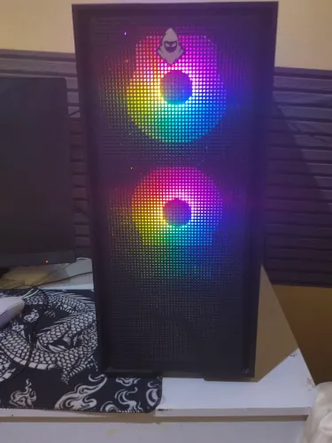 Gabinete NAROK V2 com ( 3 fans inclusas no valor )