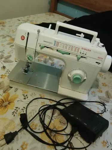 Máquina de costura Singer Facilita Pro