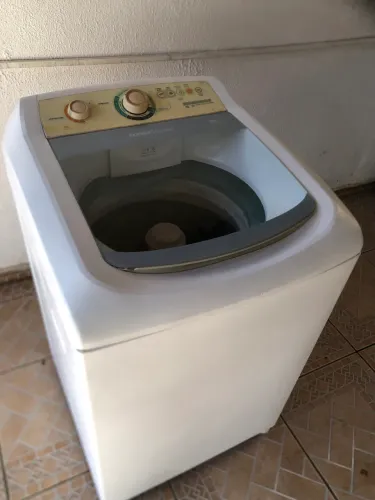 Máquina de lavar roupa marca cônsul facilite capacidade de 10 quilos