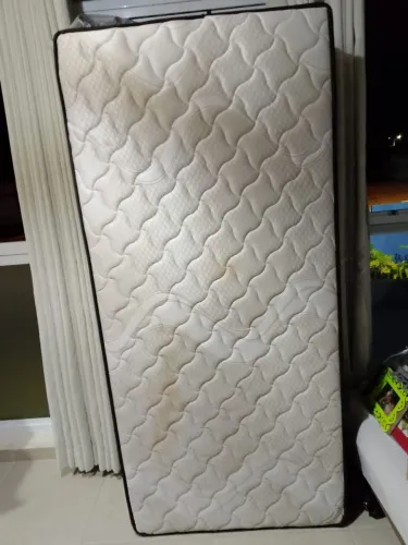 Vendo cama d solteiro baixei 290.00