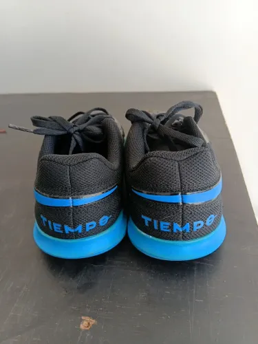 Chuteira Nike tiempo