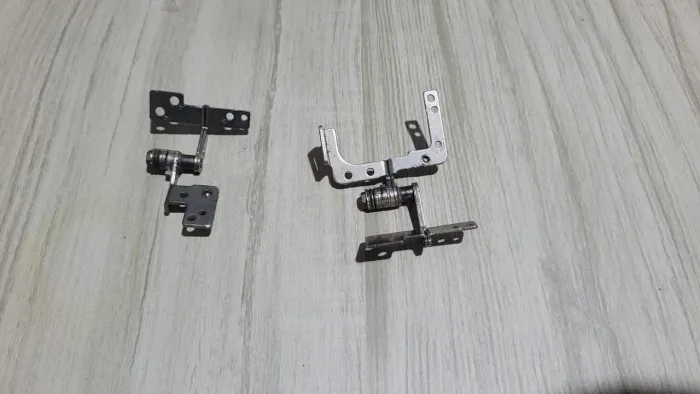 Dobradiças p/ Notebook SAMSUNG NP270E4E, NP275E4E