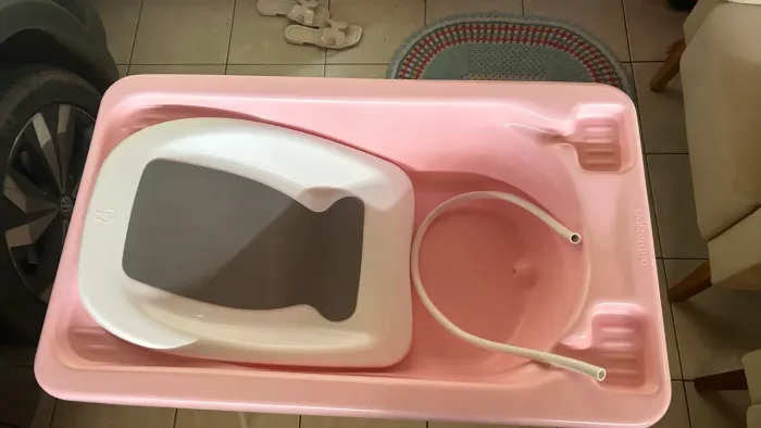 3 meses de uso Banheira Para Bebê Galzerano Acqua Trio Até 20Kg Rosa Com Suporte