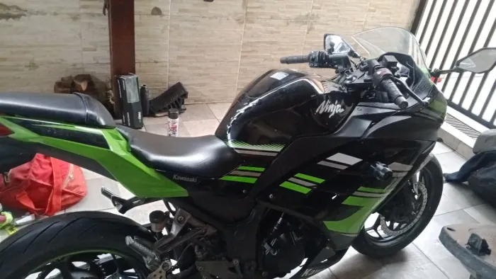 Vendo ou troco Kawasaki ninja 300